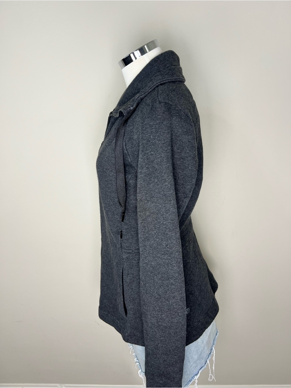 Lululemon Womens &go Take Off Jacket Size 6 Gray Full Zip Athletic Running - Picture 6 of 14